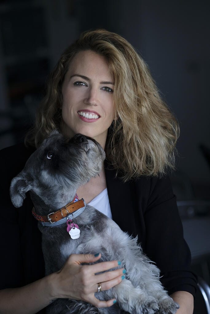 Ines de Benavides - Sobre Mi - Perro